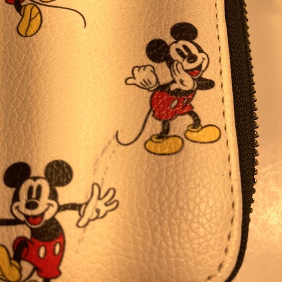 Disney Classic Unisex Continental Wallet with Zipper - Picture 4 of 11